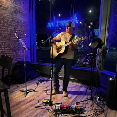 Mike Cadden performing live at The Airport Inn Greene