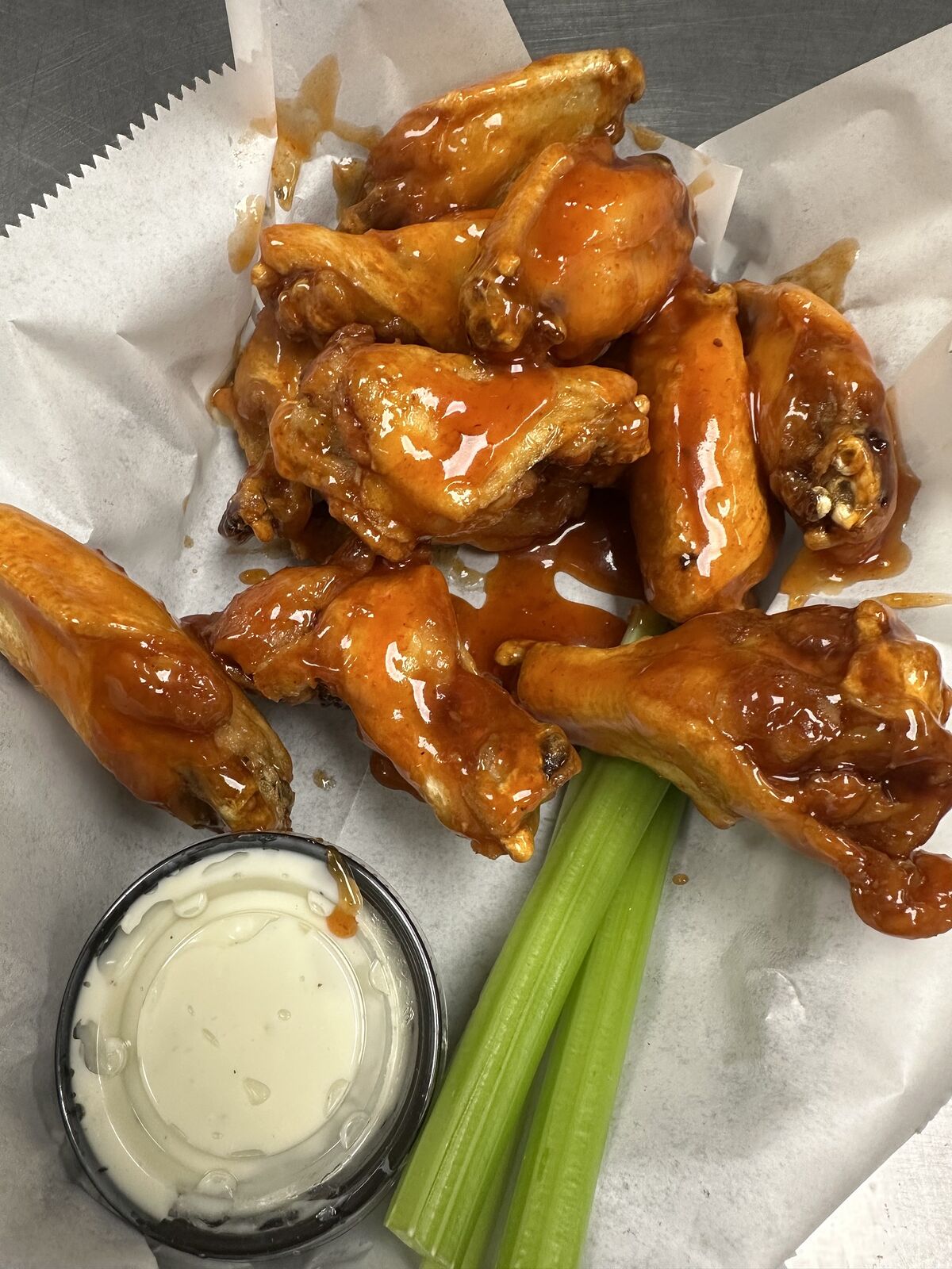 Buffalo wings in a basket